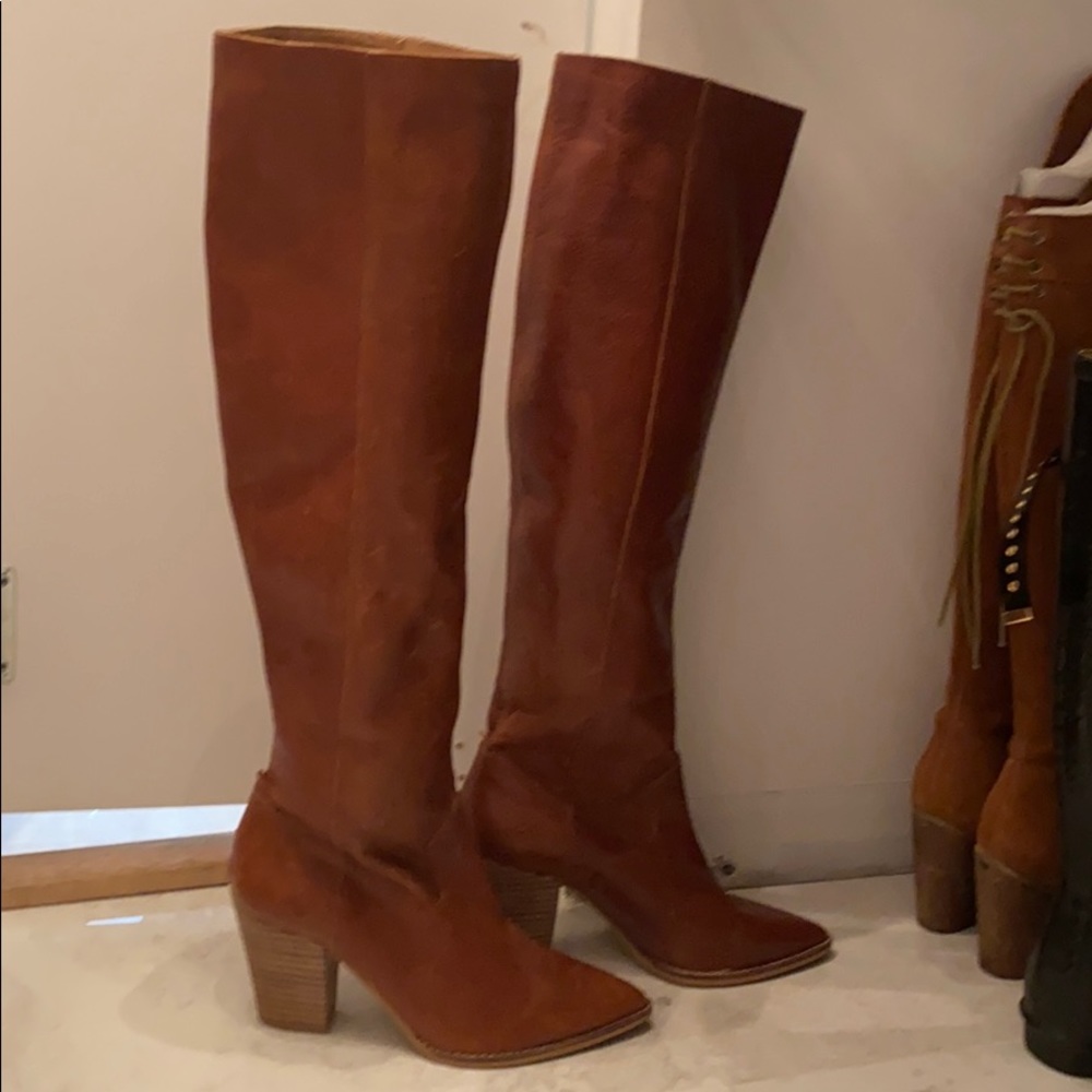 Lucky Tall boot
